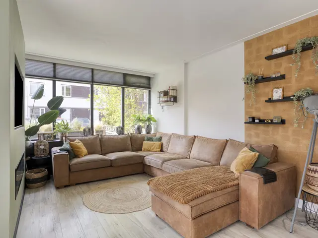 Burgemeester van Roosmalenstraat 31, UITGEEST