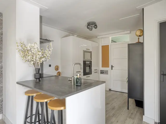 Burgemeester van Roosmalenstraat 31, UITGEEST