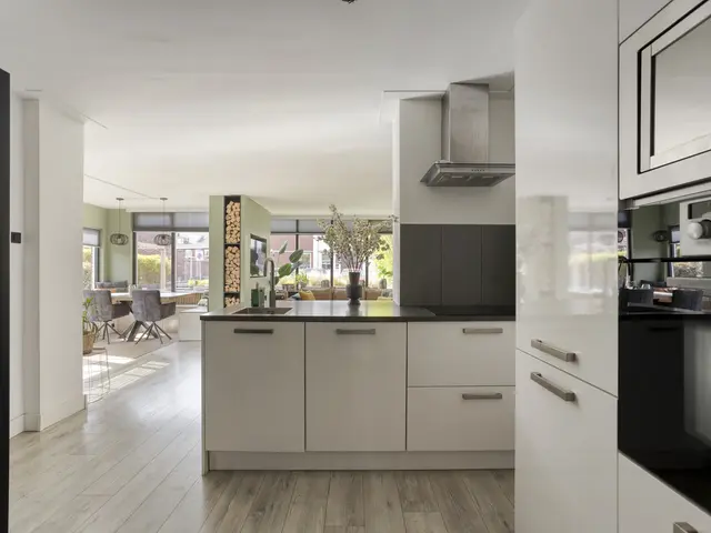 Burgemeester van Roosmalenstraat 31, UITGEEST