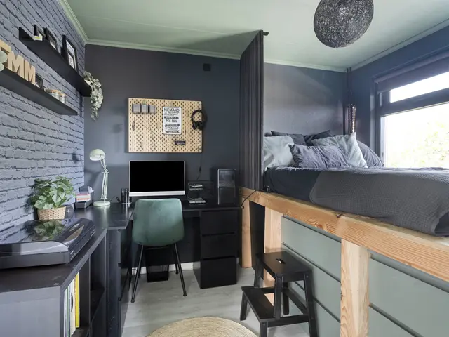 Burgemeester van Roosmalenstraat 31, UITGEEST