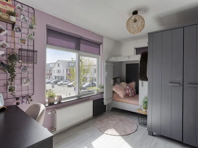 Burgemeester van Roosmalenstraat 31, UITGEEST