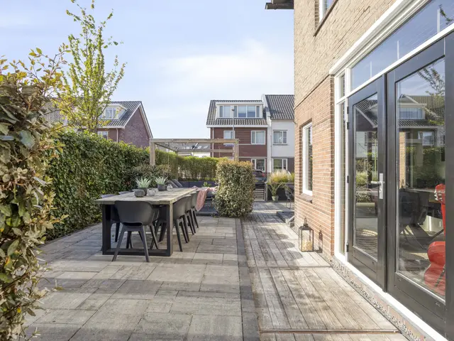 Burgemeester van Roosmalenstraat 31, UITGEEST