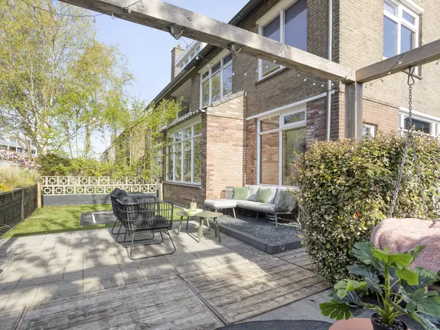 Burgemeester van Roosmalenstraat 31, UITGEEST