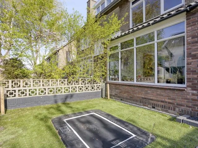 Burgemeester van Roosmalenstraat 31, UITGEEST