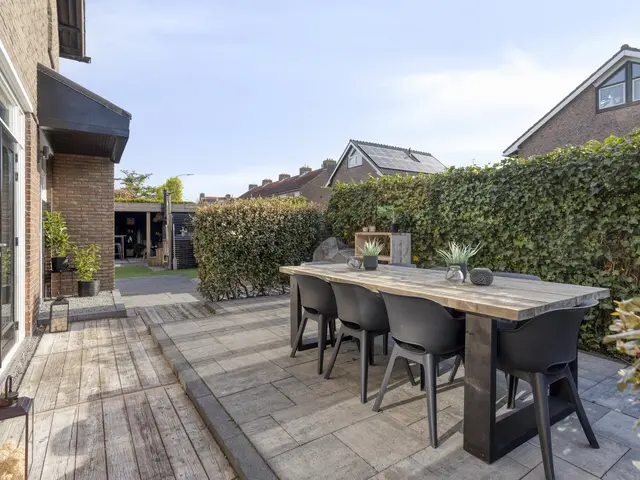 Burgemeester van Roosmalenstraat 31, UITGEEST