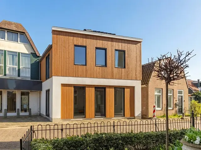 Middelweg 51a, UITGEEST