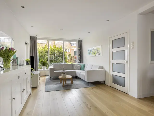 Tulpencroftlaan 17, HEILOO