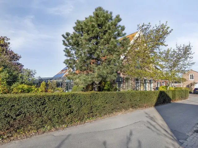 Assum 8, UITGEEST