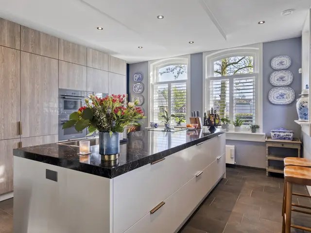 Assum 8, UITGEEST