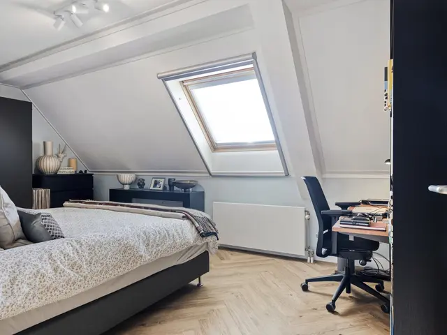 Assum 8, UITGEEST