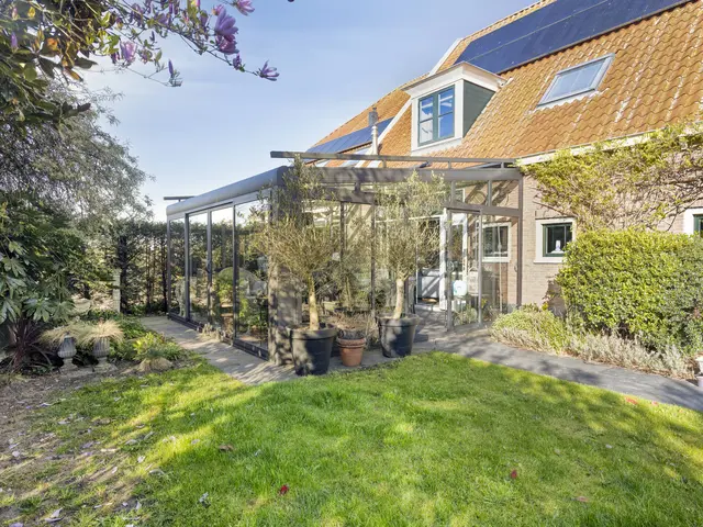 Assum 8, UITGEEST