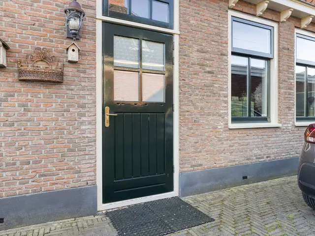 Assum 8, UITGEEST