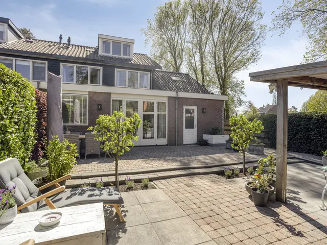 Wiekenlaan 80, UITGEEST