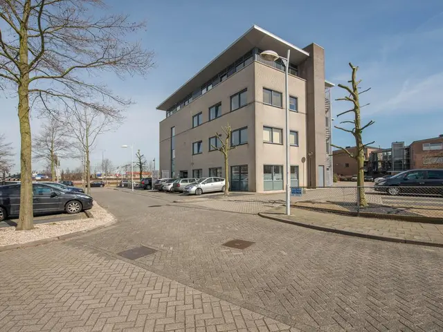 Anna van Renesseplein 8, UITGEEST