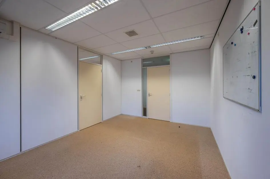 Anna van Renesseplein 8