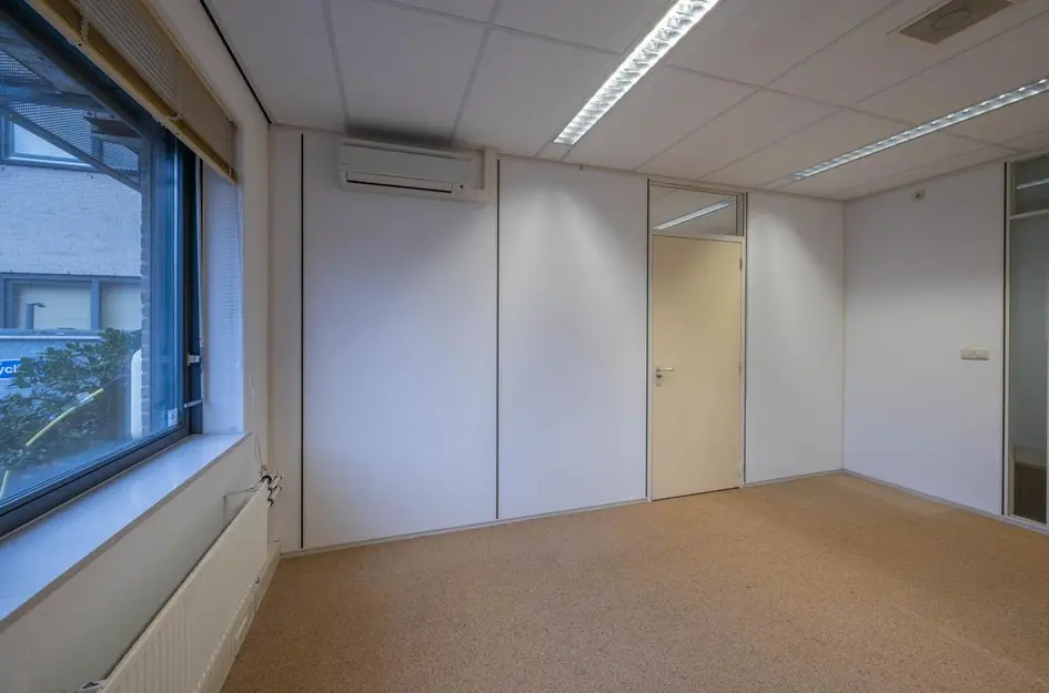 Anna van Renesseplein 8