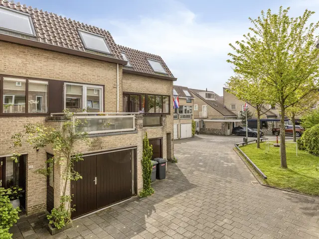 Bloemgaarde 23, CASTRICUM