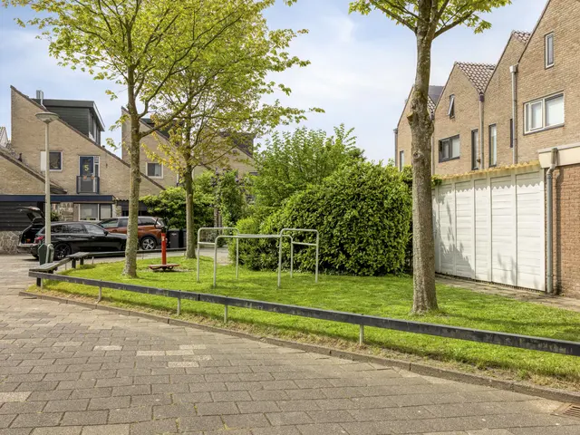 Bloemgaarde 23, CASTRICUM