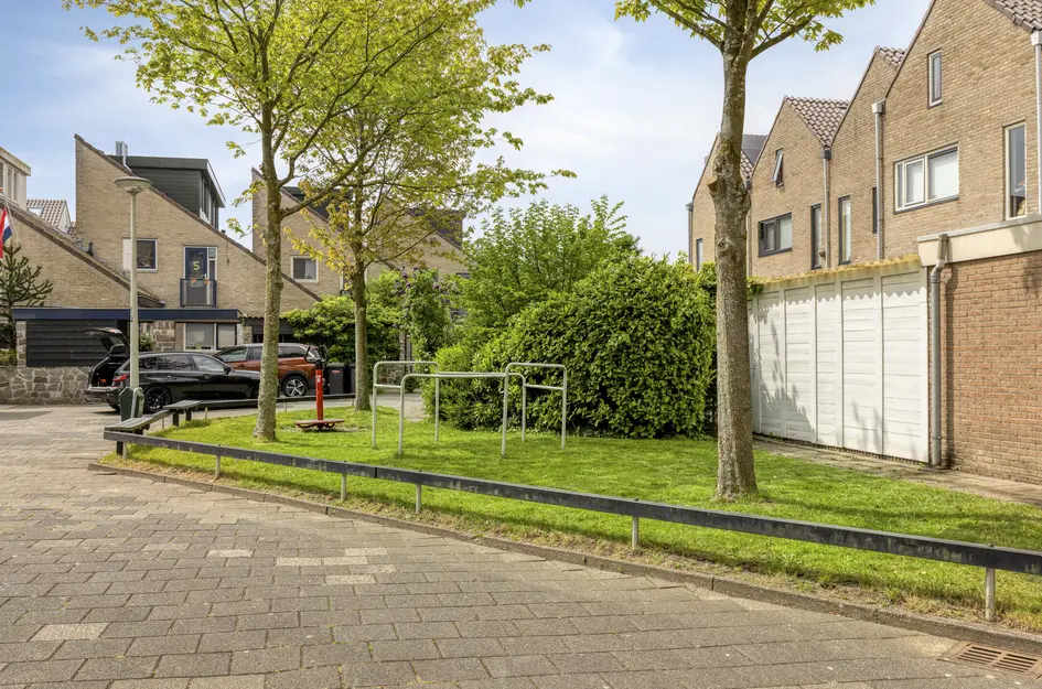 Bloemgaarde 23