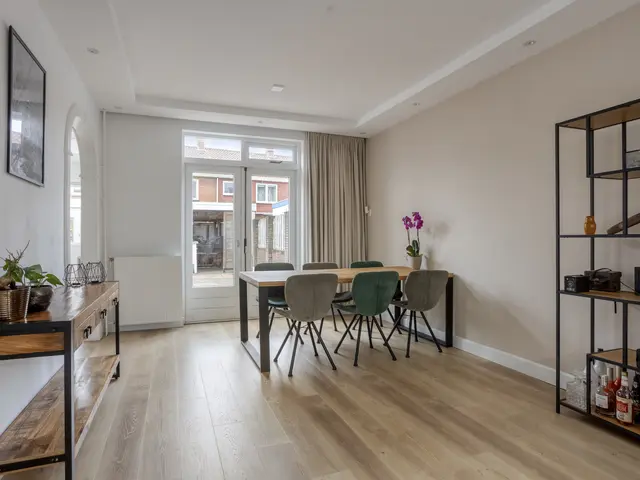 Verbindingsstraat 8, VELSEN-NOORD