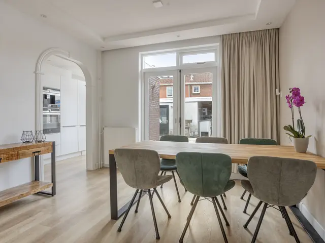 Verbindingsstraat 8, VELSEN-NOORD