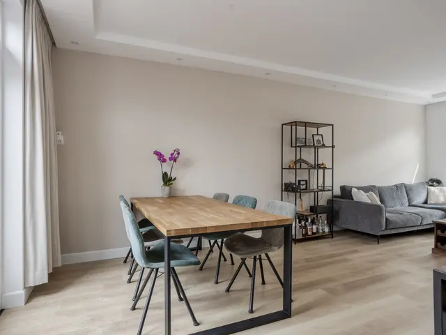 Verbindingsstraat 8, VELSEN-NOORD