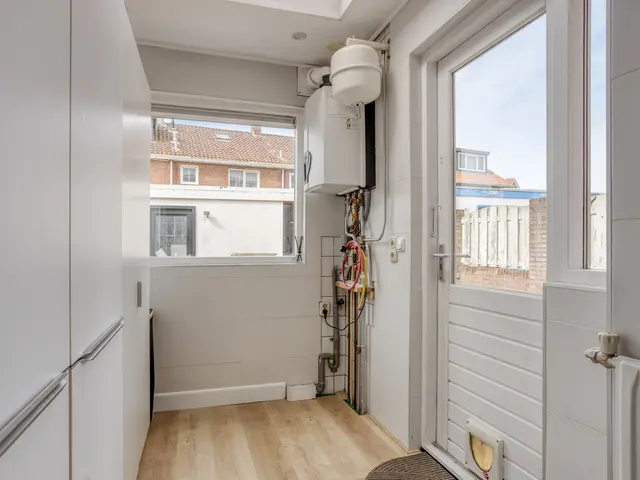 Verbindingsstraat 8, VELSEN-NOORD
