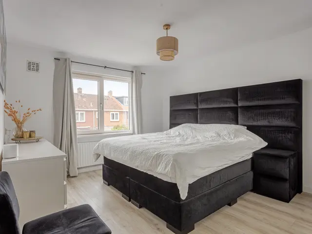 Verbindingsstraat 8, VELSEN-NOORD