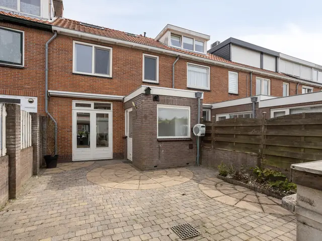 Verbindingsstraat 8, VELSEN-NOORD