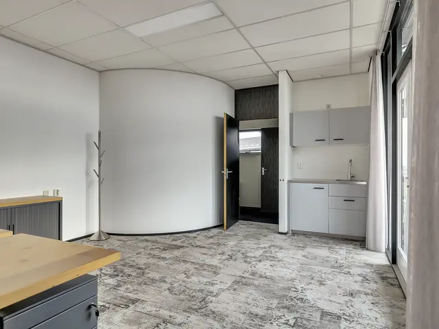 Tussen Twee Havens 1, ENKHUIZEN