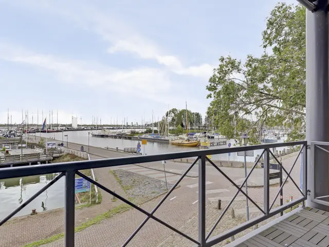 Tussen Twee Havens 1, ENKHUIZEN