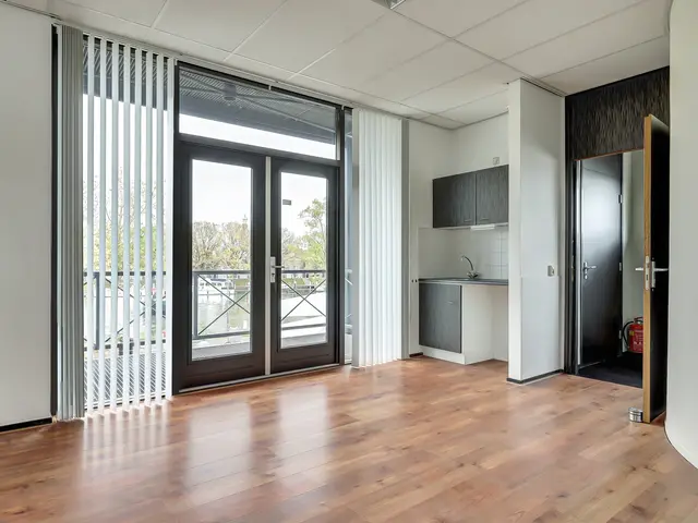 Tussen Twee Havens 1, ENKHUIZEN