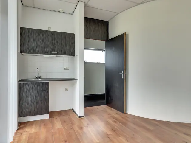 Tussen Twee Havens 1, ENKHUIZEN