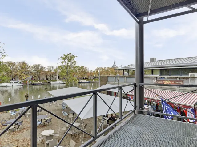Tussen Twee Havens 1, ENKHUIZEN