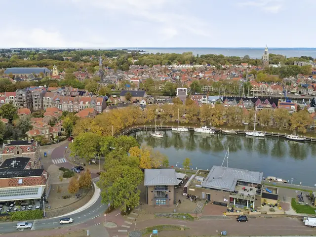 Tussen Twee Havens 1, ENKHUIZEN
