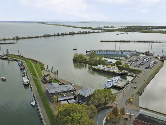 Tussen Twee Havens 1, ENKHUIZEN
