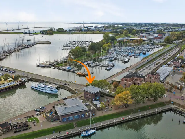 Tussen Twee Havens 1, ENKHUIZEN