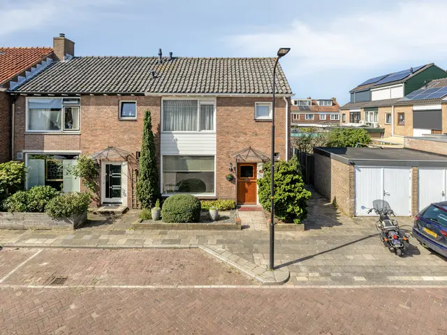 Dekkerstraat 42, BEVERWIJK