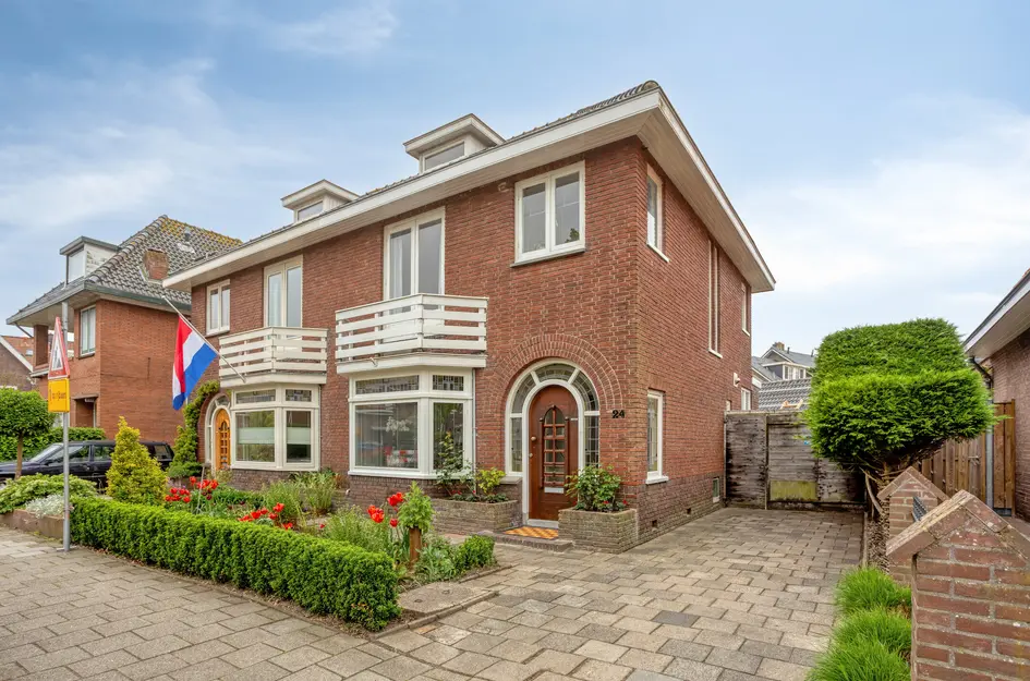 Torenstraat 24