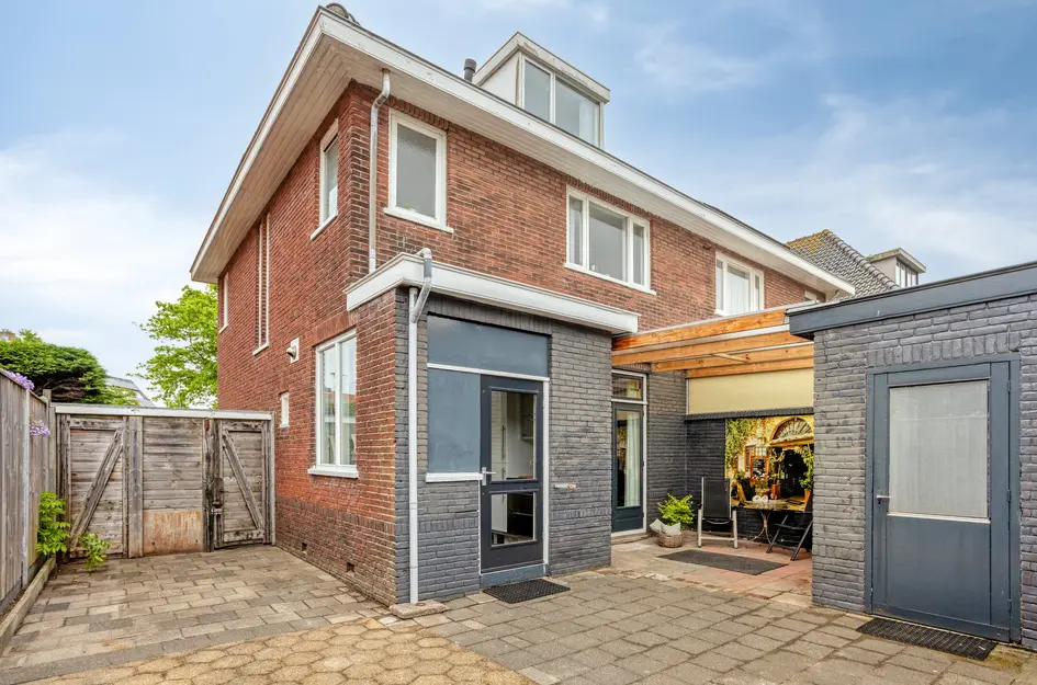 Torenstraat 24