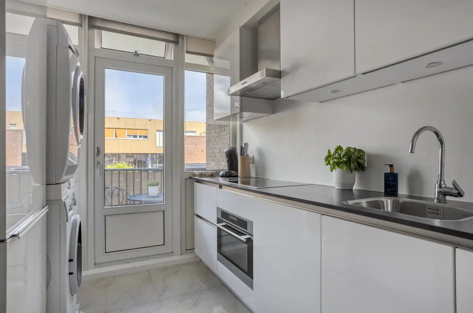 Carel van Manderstraat 100