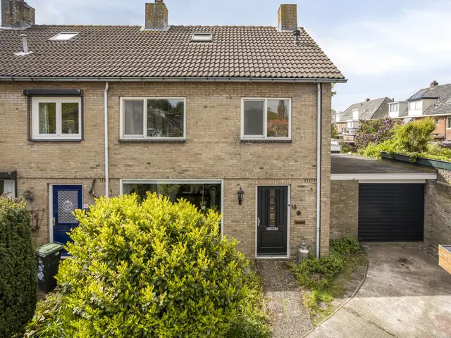 Van Hoockerkenstraat 15, CASTRICUM