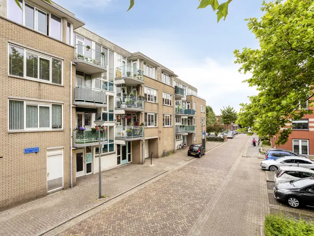 Hobbesteeg 147, BEVERWIJK