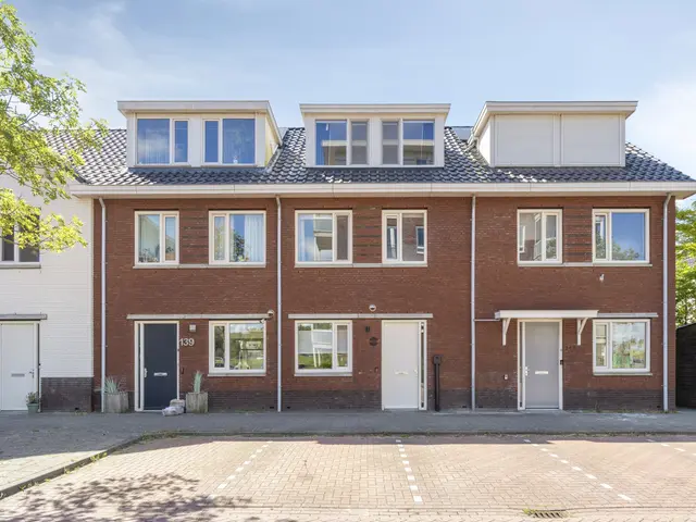 De Melksuiker 141, UITGEEST