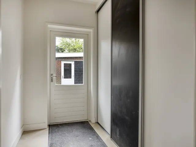 Middelweg 93, UITGEEST