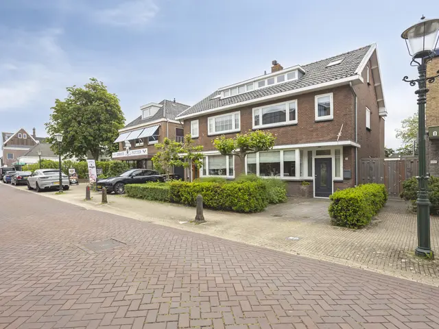 Middelweg 93, UITGEEST