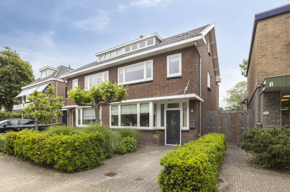 Middelweg 93