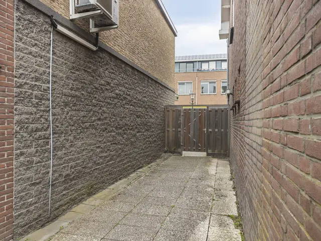 Middelweg 93, UITGEEST