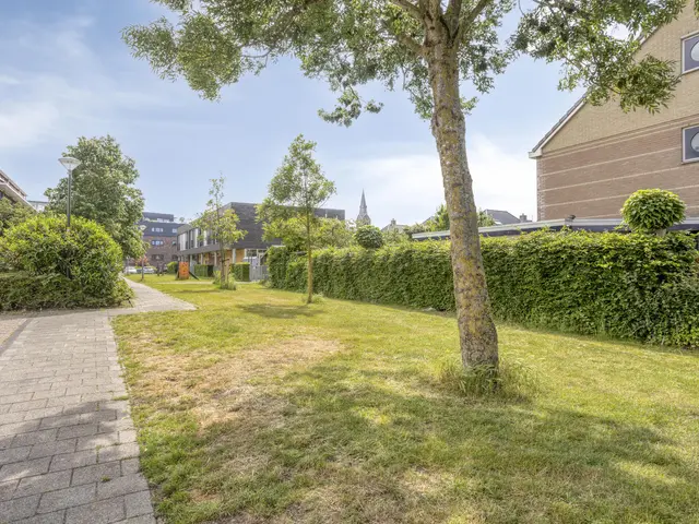 Van Alkemadelaan 15, LIMMEN