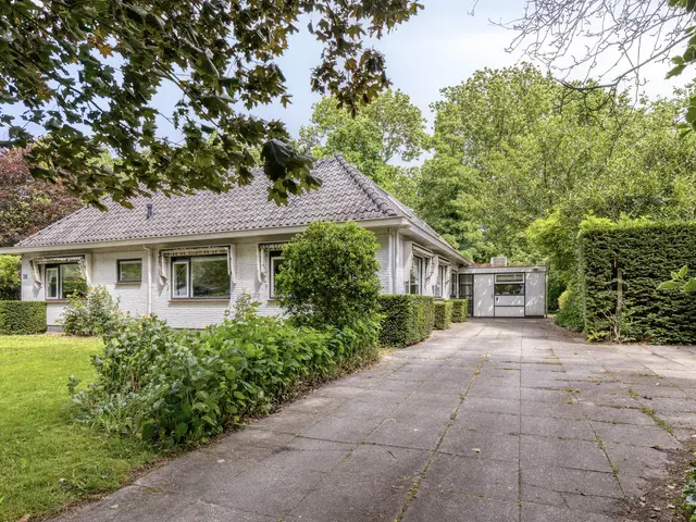 Laan van Zeeman 22, HEILOO